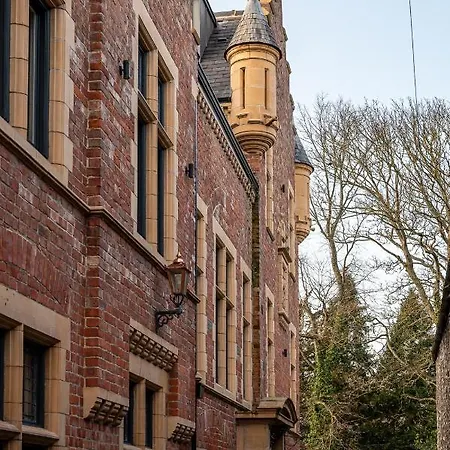 The Fleece Hotell 4*