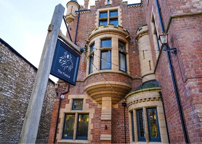 The Fleece Hotel 4*