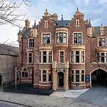 The Fleece Hotel 4*